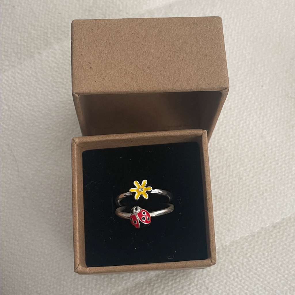 Set Of 2 Hypoallergenic Rings Silver With Yellow Flower And Red Ladybug Size8